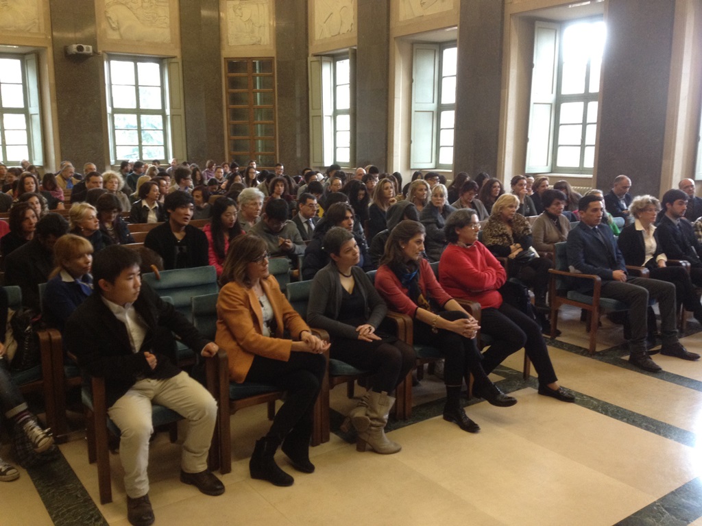 Visita pastorale del Cardinale Gualtiero Bassetti allUniversità per Stranieri di Perugia. Importante momento di confronto con gli studenti e il personale dellAteneo