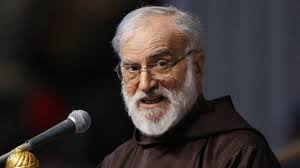 Perugia: padre Raniero Cantalamessa, predicatore della Casa Pontificia, relatore dellincontro LEucaristia fa la Chiesa mediante lAdorazione promosso dalla Comunità Magnificat del Rinnovamento nello Spirito