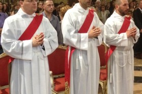 Perugia: ordinati sacerdoti dal cardinale Gualtiero Bassetti i giovani Marco Cappellato, Lorenzo Marazzani e Matteo Rubechini