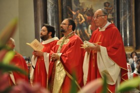 Perugia: centinaia di fedeli all’ordinazione episcopale di mons. Paolo Giulietti con concelebranti venti vescovi e 140 sacerdoti provenienti da diverse regioni