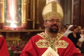 Perugia: il neo vescovo ausiliare mons. Giulietti al termine della sua ordinazione episcopale: «il mio servizio per una missione più coraggiosa e creativa e per una comunione ecclesiale più profonda ed estesa»