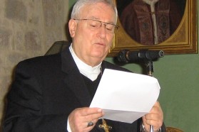 Perugia: il messaggio augurale natalizio del cardinale Gualtiero Bassetti:«Abbiamo bisogno di luce e di speranza. Abbiamo bisogno di conforto… Cristo è la verità che cerchiamo. Cristo è la verità di cui abbiamo bisogno»