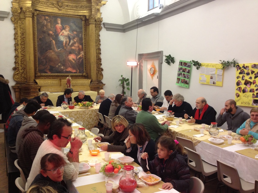 Perugia, solennità del Santo patrono Costanzo: sindaco e cardinale a pranzo insieme con gli ospiti del Punto di Ristoro Sociale Comune-Caritas