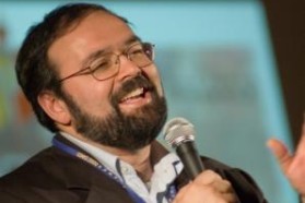 Mons. Paolo Giulietti è intervenuto al XIV Convegno di Pastorale giovanile in corso a Brindisi: «non esiste educazione senza comunità»
