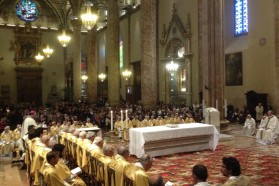 Perugia: celebrata la Messa crismale in una gremita cattedrale di San Lorenzo