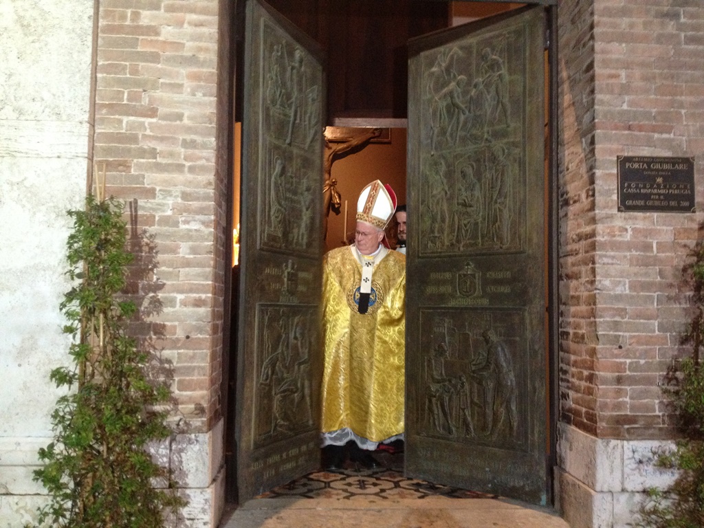 Perugia: Concluso in Diocesi il Giubileo straordinario della Misericordia. Il Card. Bassetti: «Sorgerà un sole di giustizia e un mondo nuovo»