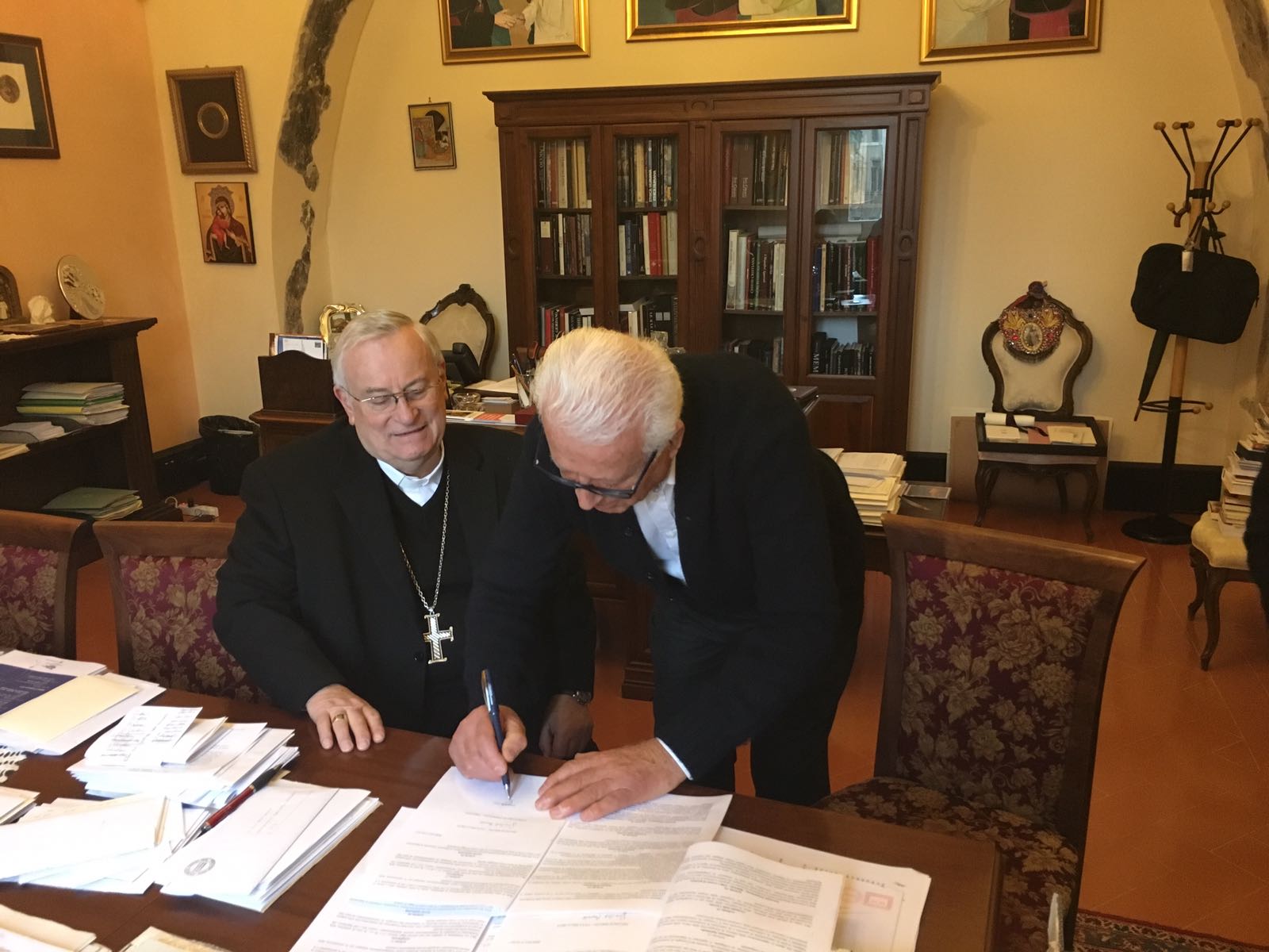 Perugia: Al via la costituzione della Fondazione Compignano tra Archidiocesi e privati benefattori a sostegno della tutela e valorizzazione culturale e sociale del patrimonio artistico-storico del territorio e con la finalità anche a favore di persone in difficoltà umane e materiali