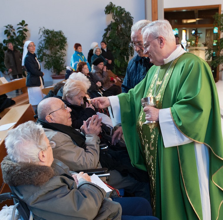 Perugia: La XXV Giornata Mondiale del Malato con la celebrazione eucaristica presieduta dal cardinale Gualtiero Bassetti nella chiesa di Santa Lucia che esorta