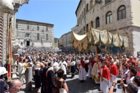Perugia: La solennità del Corpus Domini con la celebrazione eucaristica in cattedrale  e l’ultrasecolare processione del Santissimo Sacramento per le vie principali della città