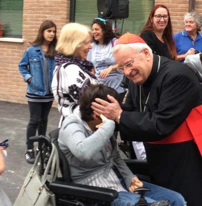 Perugia: Inaugurato dal cardinale Gualtiero Bassetti il Centro diurno per disabili della Parrocchia di Castel del Piano. Il porporato: «Bisogna vivere la carità nei fatti, non limitandosi a “dare qualcosa”, poiché questo riesce a tutti, ma occorre sempre donare se stessi»