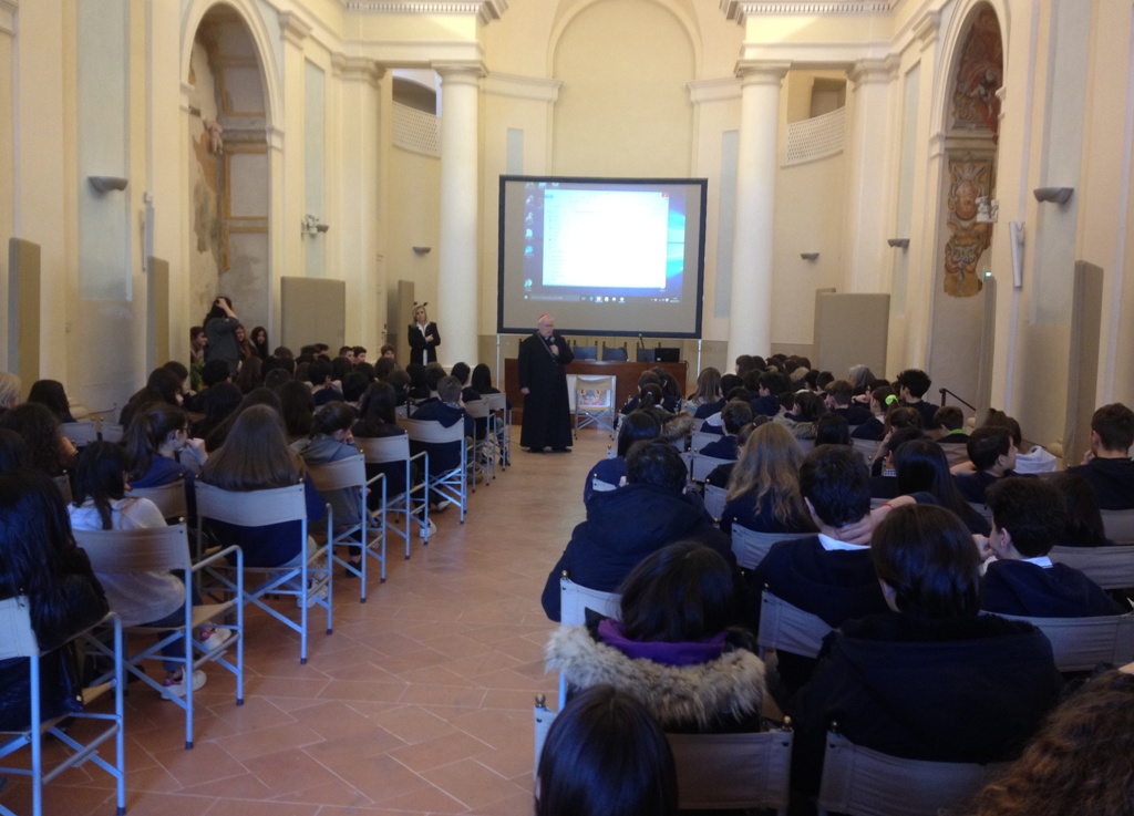 Perugia: Il messaggio augurale di inizio anno scolastico del cardinale Gualtiero Bassetti. Il porporato al mondo della scuola: «Vivete la vostra esperienza come quella di una grande comunità, in cui tutti possono e devono dare il proprio contributo di sapienza e di umanità»