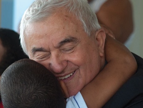 Il Legno di Gesù. L’eredità di don Benzi: prendersi cura degli ultimi per amore a Cristo. La Chiesa italiana accolga il suo esempio senza essere ossessionata dal carrierismo e dal potere Il cardinale Gualtiero Bassetti su Il Settimanale de «L’Osservatore Romano»