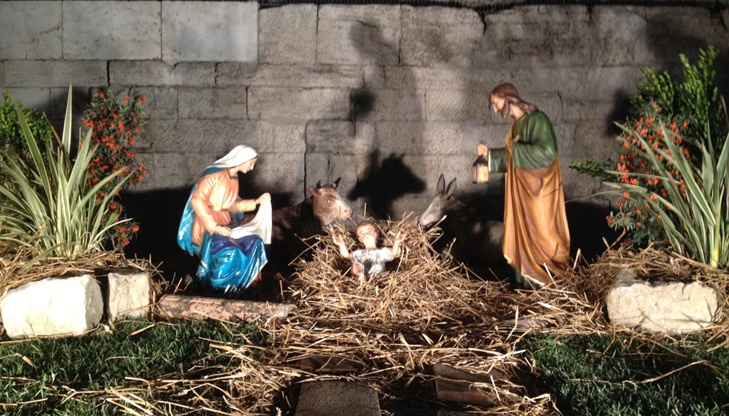 Perugia: Inaugurato dal cardinale Gualtiero Bassetti il presepe delle Logge di Braccio adiacente alla cattedrale. Il porporato: «Questo presepe è il segno di tutte le nostre povertà»