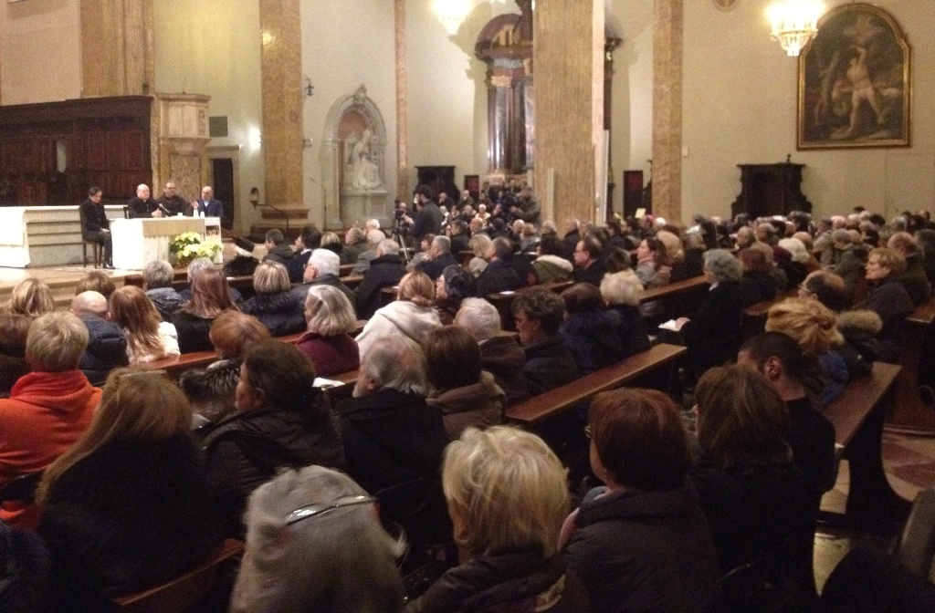 Perugia, incontro dell’Apostolato biblico diocesano: Il cardinale Gianfranco Ravasi, “rileggendo” il libro di Daniele della Bibbia, ha esortato i giovani, ma non solo, a non lasciarsi strumentalizzare dal potere, a non rigettare il presente, a far trionfare la giustizia e, soprattutto, a non essere apocalittici con la loro l’indifferenza