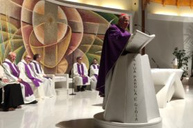 Perugia: Celebrata la prima “Domenica della Parola di Dio”.  Il cardinale Gualtiero Bassetti: «Non dobbiamo mai cessare di metterla al centro  di ogni nostra giornata, soprattutto in questo periodo fecondo di Quaresima»