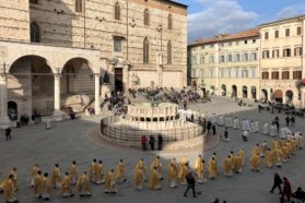 Perugia: La celebrazione della Messa crismale nella cattedrale di San Lorenzo presieduta dal cardinale Gualtiero Bassetti