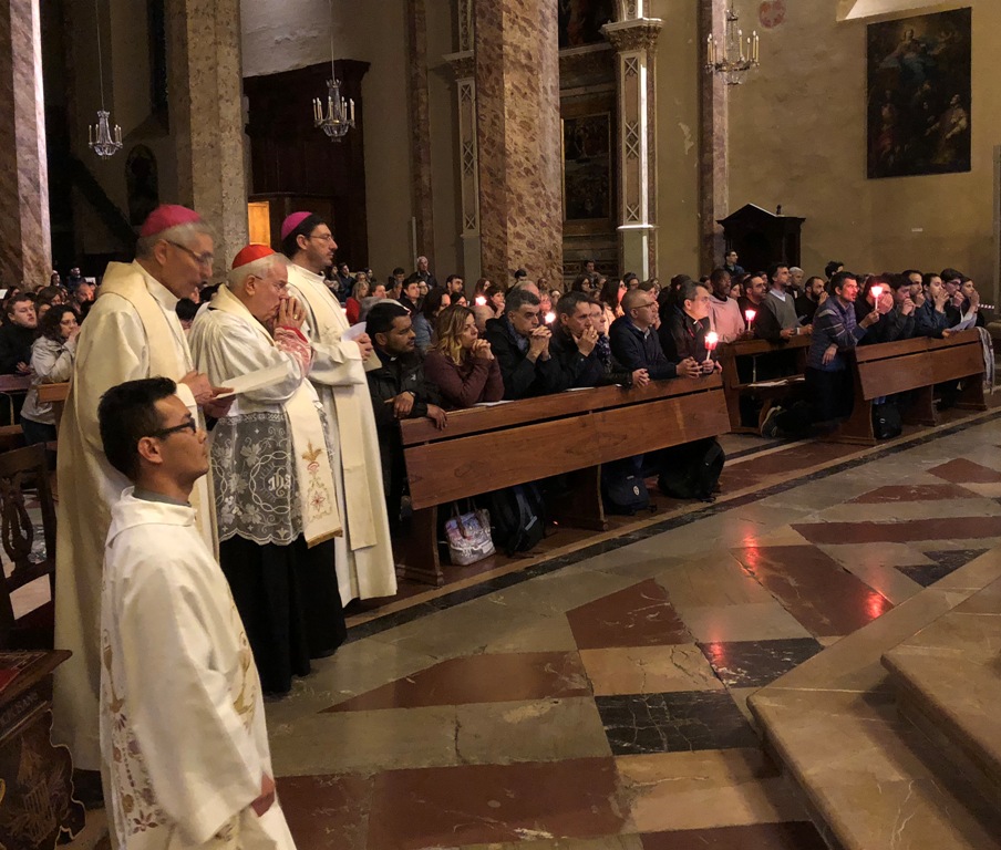 Perugia: Celebrata la 55a Giornata Mondiale di Preghiera per le Vocazioni “Dammi un cuore che ascolta” con giovani provenienti da diverse Diocesi dell’Umbria. Con il cardinale Gualtiero Bassetti i vescovi di Città di Castello Domenico Cancian e di Gubbio Luciano Paolucci Bedini