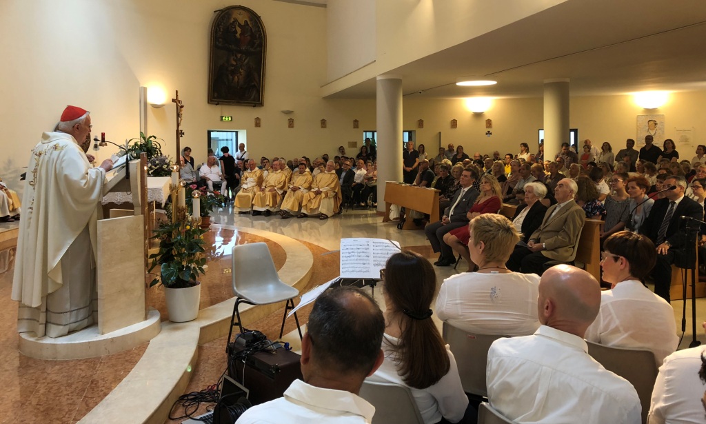 Perugia: Celebrato il 20° anniversario del ritorno alla Casa del Padre del venerabile Vittorio Trancanelli in una gremita chiesa dell’Ospedale “Santa Maria della Misericordia”. Il cardinale Gualtiero Bassetti: «Vittorio è stato il “santo della porta accanto”… Cercava la giustizia di Dio e per questo era sempre dalla parte dei poveri e dei deboli»
