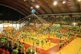 Perugia: In più di 4.000 alla Giornata diocesana dei “Gr.Est.” degli Oratori estivi. Il cardinale Gualtiero Bassetti: «Ragazzi continuate ad essere la primavera delle famiglie, della Chiesa e della società».