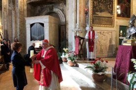 Perugia: Con la messa presieduta dal cardinale arcivescovo Gualtiero Bassetti concluse le celebrazioni in onore del santo patrono Ercolano, vescovo e martire, “defensor civitatis”. Il presule: «La città va difesa, soprattutto va amata e curata, perché ci è madre»