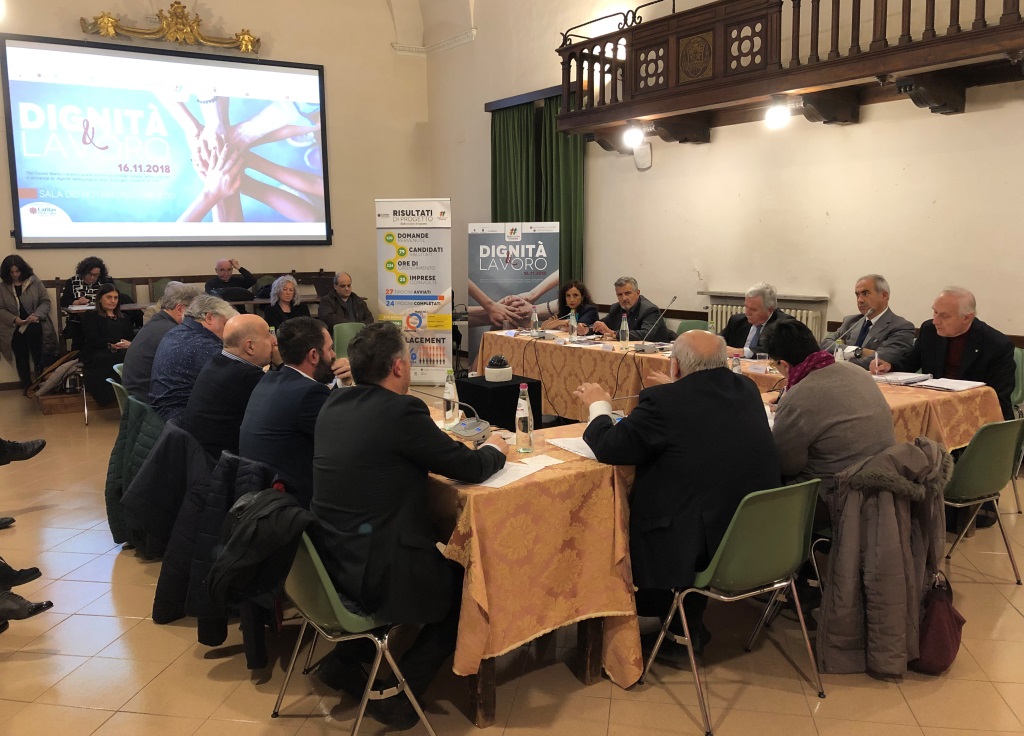 Perugia: Dal convegno “Dignità e lavoro”. Gli interventi di Leonardo Becchetti, Andrea Cuccello, Carlo Orlandi e Antonio Bonardo. Un modo nuovo di guardare al lavoro per stimolare i giovani a prepararsi al futuro anche con più investimenti sull’apprendistato