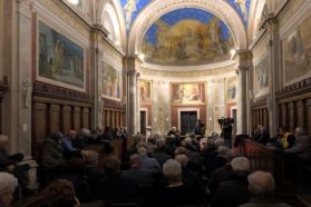 Il cardinale Gualtiero Bassetti all’Istituto Conestabile-Piastrelli di Perugia: «Il pontificato di papa Francesco non è una tempesta, è un fatto epocale e profetico»