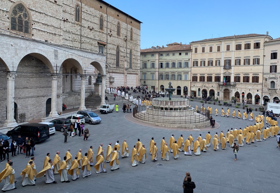 Celebrata la Messa crismale nella cattedrale di San Lorenzo