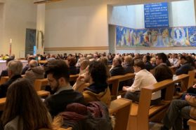 Molto partecipata la seconda “Festa del lavoro e della solidarietà”.  Il parroco della zona industriale: «Chiamati a fare delle scelte cristiane: essere sale e agnelli, non lupi». Premiate le squadre aziendali del 2° Torneo di Calcio a 5, quando lo sport sostiene il lavoro
