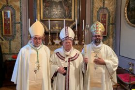 Conclusa la celebrazione eucaristica di saluto dell’arcivescovo eletto di Lucca mons. Giulietti e di accoglienza del vescovo ausiliare mons. Salvi con i discorsi dei due presuli e il dono della croce
