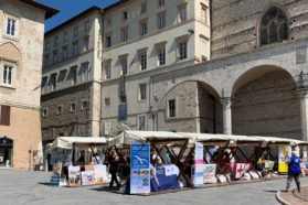 In preparazione al 7° Meeting della salute la conferenza “Portate i pesi gli uni degli altri”. Il vescovo ausiliare mons. Salvi: «Preziose giornate rivolte alla riflessione sul mondo della salute  e della solidarietà» che aiutano a comprendere il dolore «se lo si vive “con fiducia e con speranza”»