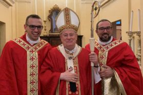 Al termine dell’ordinazione sacerdotale di don Giosuè Busti e di don Giordano Commodi, il forte incoraggiamento del cardinale Gualtiero Bassetti ai numerosi fedeli presenti in cattedrale: «Vedo la gente un po’ fredda, un po’ pigra nei confronti del grande sacramento della confessione,  che è il sacramento della Misericordia di Dio»