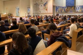Celebrata la Veglia di preghiera dell’Ottobre missionario. Il vescovo ausiliare mons. Salvi: «Dio continuamente si avvicina alla nostra vita attraverso volti di persone inaspettate»
