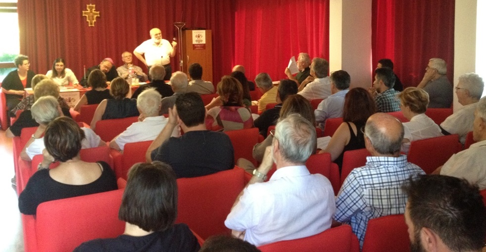 Presentazione del 4° Rapporto sulle povertà “La forza della fragilità. L’impegno Caritas”. Dal Rapporto emerge «una domanda di aiuto in crescente espansione e marcatamente differenziata». Vicinanza alle famiglie di albanesi il cui Paese è alle prese con la difficile emergenza terremoto