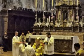 Il monaco benedettino dom Elias Candelaria Garcia ordinato presbitero dal cardinale Gualtiero Bassetti nell’abbazia di San Pietro