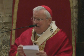 La solenne concelebrazione eucaristica in cattedrale in onore del santo patrono Costanzo. Il cardinale Gualtiero Bassetti: «Il messaggio del martire  San Costanzo è ancora oggi una buona notizia per la nostra Chiesa e la nostra città…  Accettare la fede povera e umile dei piccoli è la grande e stupenda buona novella che la Chiesa  ancora oggi ha il coraggio di annunciare al mondo»