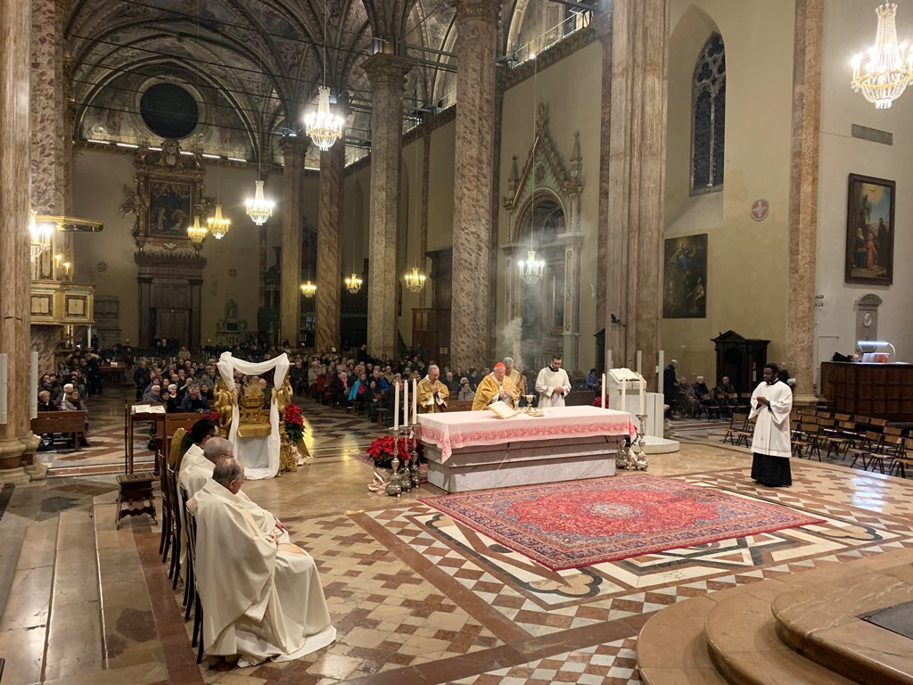 La celebrazione eucaristica con il canto del Te Deum di Ringraziamento in cattedrale presieduta dal cardinale arcivescovo Gualtiero Bassetti. Il presule all’omelia: «Sia questo per noi un tempo di riflessione e di preghiera per guardare alla nostra vita»