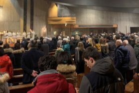 Celebrata la Giornata per la vita consacrata.  Il cardinale Bassetti: «I consacrati e le consacrate sono doni di Dio per l’umanità»