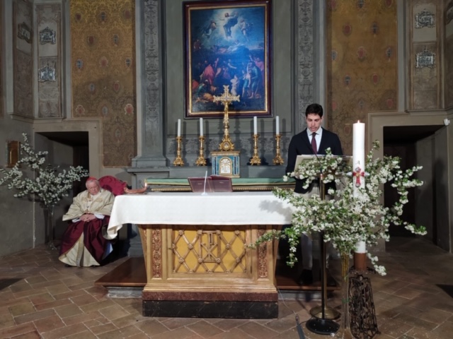 Perugia: Il cardinale Bassetti ha celebrato la decima messa a “porte chiuse”. Il presule: «“Resta con noi, Signore!”. Sia questo anche il nostro grido, e allora nella nostra vita non si farà mai sera»