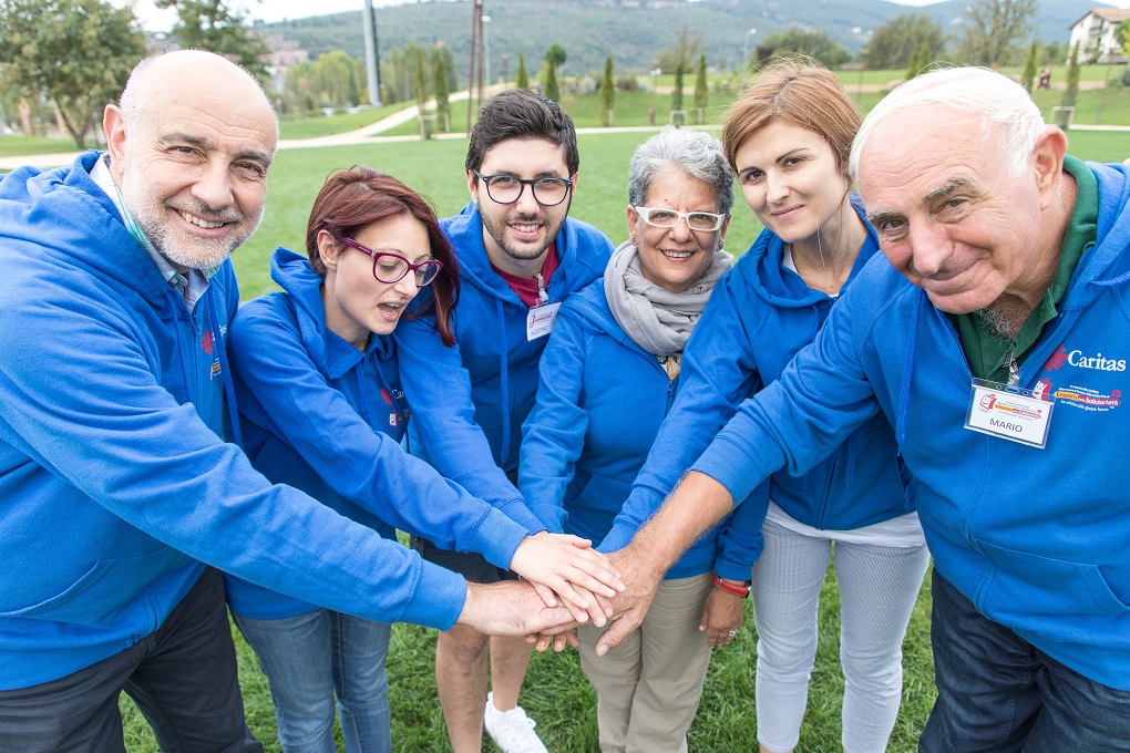 Perugia, “Report Empori della Solidarietà 2019”: dalla loro apertura aiutate 7.738 persone, 3.854 nell’ultimo anno. Il direttore della Caritas diocesana: “Speriamo di non passare dalla pandemia alla carestia”. Aumentato del 30%, in un mese, il numero delle famiglie fruitrici dell’Emporio “Tabgha”