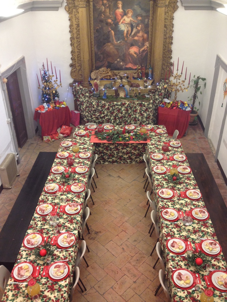 A Natale, anche al tempo del Covid-19, la Chiesa sarà accanto alle persone più in difficoltà, disagiate e sole, grazie al volontariato e a realtà imprenditoriali solidali. Saranno consegnati a domicilio, tra il 24 e il 25 dicembre, più di 400 pasti caldi