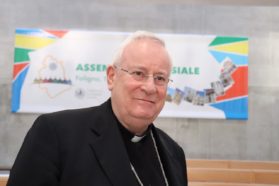 “La Chiesa brucia ma la speranza di una vita nuova è già sorta”.  E’ la riflessione del cardinale Gualtiero Bassetti sul libro di Andrea Riccardi presentato All’UniStraPg
