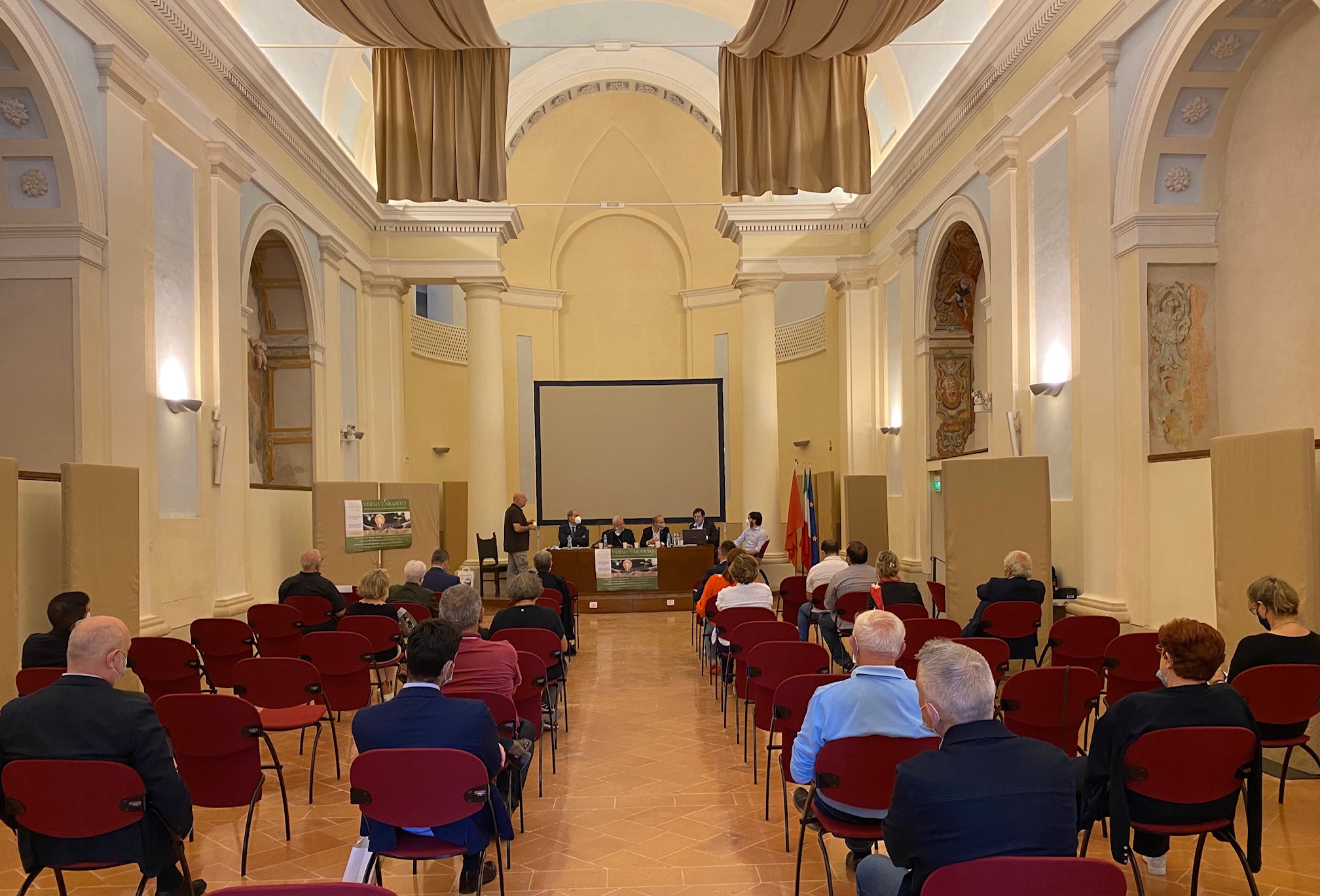 Da Perugia verso Taranto, alla 49a Settimana sociale dei cattolici italiani. L’intervento del cardinale Gualtiero Bassetti: “E’ tempo di scelte coraggiose affinché non siano sempre i più poveri a pagare gli effetti di una crisi sanitaria, sociale, lavorativa, economica e politica”.