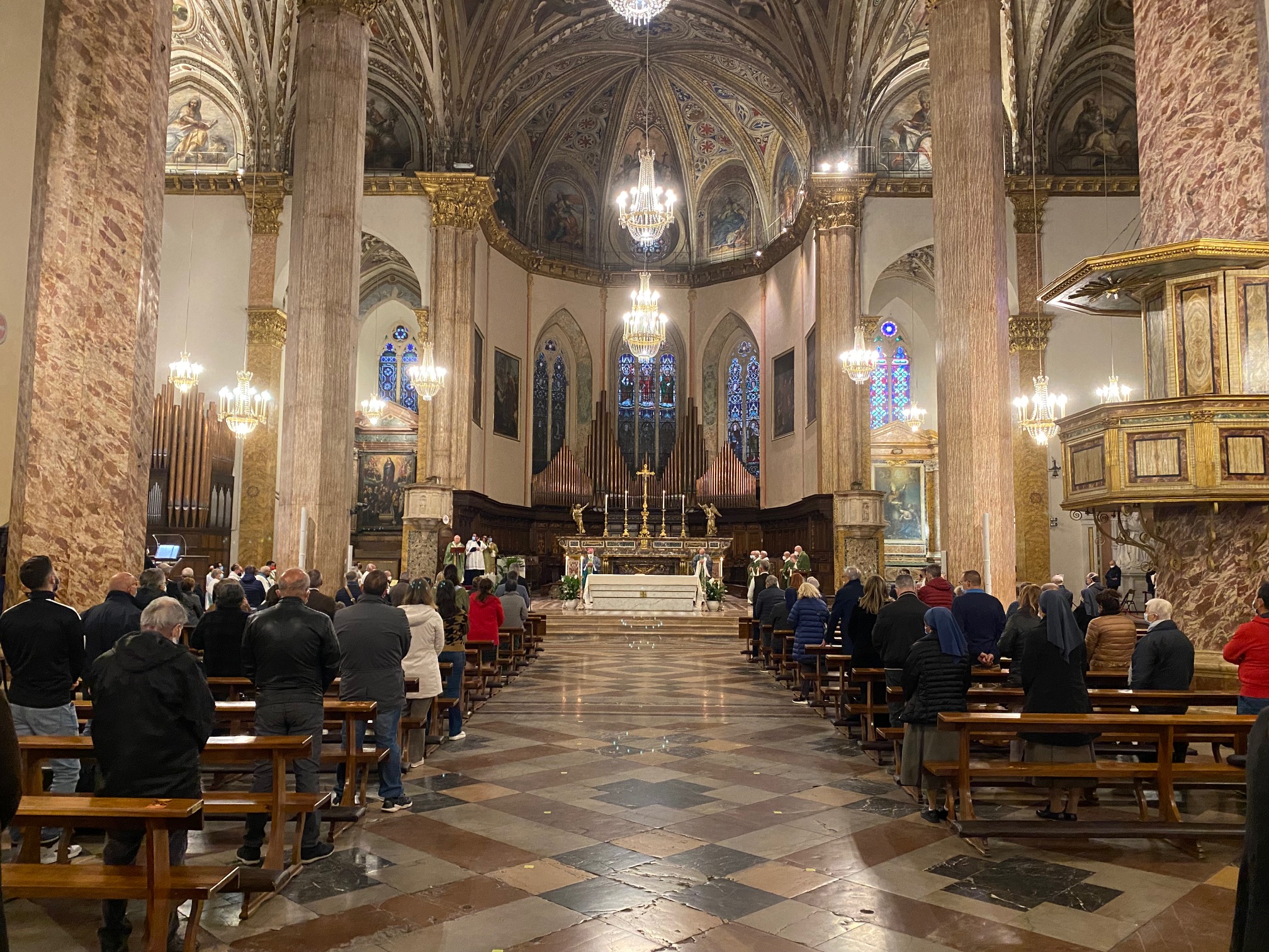 Omelia del cardinale Gualtiero Bassetti della celebrazione eucaristica per l’inizio del cammino sinodale in diocesi, cattedrale di San Lorenzo, domenica 17 ottobre 2021