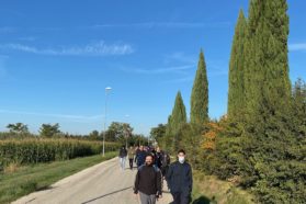 Pellegrinaggio a piedi del cardinale Bassetti con un centinaio di pellegrini alla Porziuncola di Santa Maria degli Angeli di Assisi. Il presule: “Il vero viaggio della nostra vita  è quello di andare verso la profondità di noi stessi”