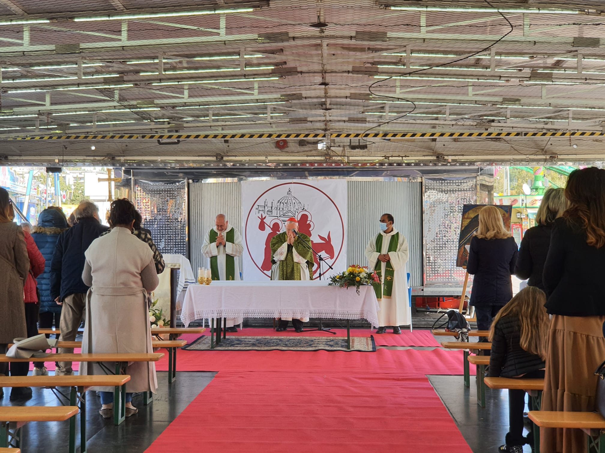 Il cardinale Bassetti al Luna Park per testimoniare l’amicizia e la vicinanza agli operatori dello spettacolo viaggiante dopo la pandemia