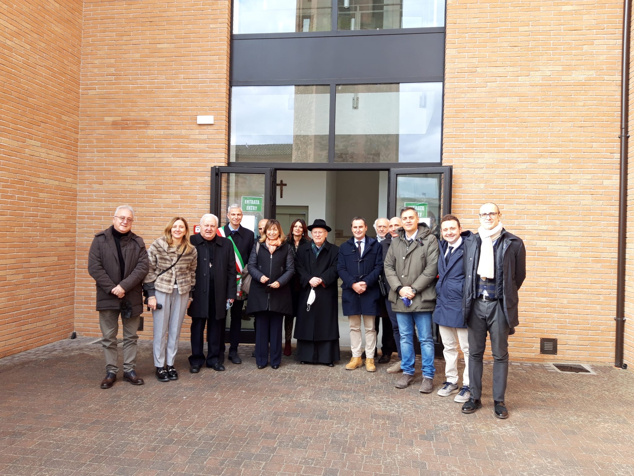 Inaugurato dal cardinale Gualtiero Bassetti l’Oratorio “Villaggio di Betania” dell’Unità pastorale di San Nicolò di Celle. Presenti rappresentanti delle Istituzioni regionali e locali. Il presule: “Un tesoro da sfruttare per l’intero territorio…, anche in caso di emergenza per calamità naturale”