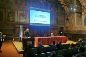 Svolto il secondo appuntamento del ciclo ‘Le opere d’arte raccontano. Percorsi verso gli anniversari di Perugino e Signorelli’. Relatore il prof. Antonio Natali, già direttore degli Uffizi,  ‘Il pane dell’altare. Immagini dell’Eucarestia nel primo Cinquecento’