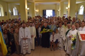 La comunità diocesana vicina con la preghiera e con segni concreti di solidarietà  alla popolazione ucraina martoriata della guerra. Il vescovo ausiliare Marco Salvi: «La pace comincia  da ciascuno di noi ed essere capaci di costruirla significa fare del bene a tutto il mondo»