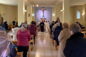 Il vescovo ausiliare mons. Marco Salvi ha incontrato la comunità ucraina di rito greco-cattolico. Il presule: “Siamo vivici al martirio subito dalla vostra Ucraina”. Il cardinale Gualtiero Bassetti, Mercoledì delle Ceneri, con gli ucraini perugini