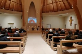 Celebrata la 30a Giornata in memoria dei missionari martiri con la veglia di preghiera guidata dal cardinale Gualtiero Bassetti. Il presule: «Il Signore non è un sonnifero per stare tranquilli…  La vita cristiana è seguire Cristo fino alla Croce, quindi fino al martirio fecondo di vita».